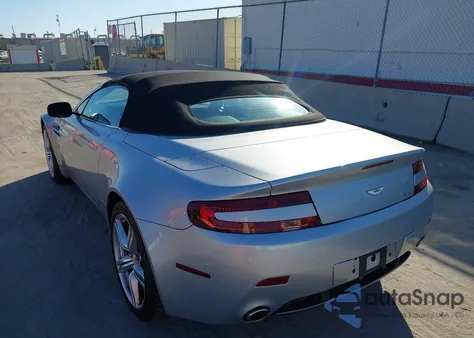 2008 Aston Martin V8 Vantage z USA, uszkodzony, nr VIN SCFBB04B78GD09017